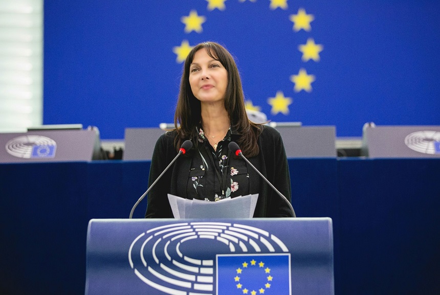Έλενα Κουντουρά στην Ολομέλεια: Nα θεσπιστεί το ευρωπαϊκό πιστοποιητικό γονικής σχέσης και η διασυνοριακή αναγνώριση στην ΕΕ των δικαιωμάτων παιδιών και γονιών