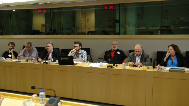 Η δημιουργία ενός Intergroup, και η διοργάνωση ευρωπαϊκής διάσκεψης για το χρέος, ήταν τα θέματα που απασχόλησαν την εκδήλωση που πραγματοποιήθηκε σήμερα, στις Βρυξέλλες, με πρωτοβουλία του ευρωβουλευτή του ΣΥΡΙΖΑ Γιώργου Κατρούγκαλου
