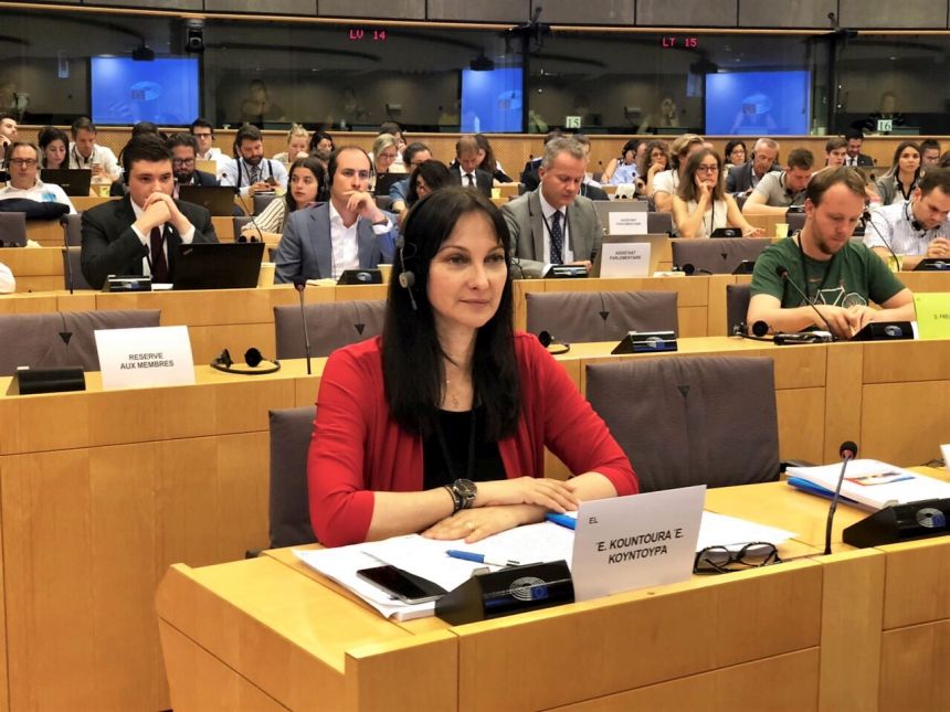 Πρόταση της ευρωβουλευτή του ΣΥΡΙΖΑ Έλενας Κουντουρά για την θεσμοθέτηση Ευρωπαίου Επιτρόπου Τουρισμού-Μεταφορών