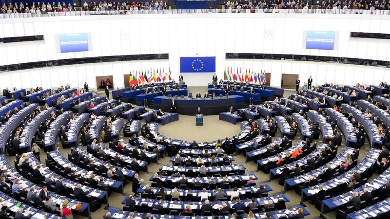 Επιστολή 33 Ευρωβουλευτών προς Επίτροπο Απασχόλησης για καταπάτηση δικαιωμάτων των εργαζομένων στις αναδιαρθρώσεις των εταιριών