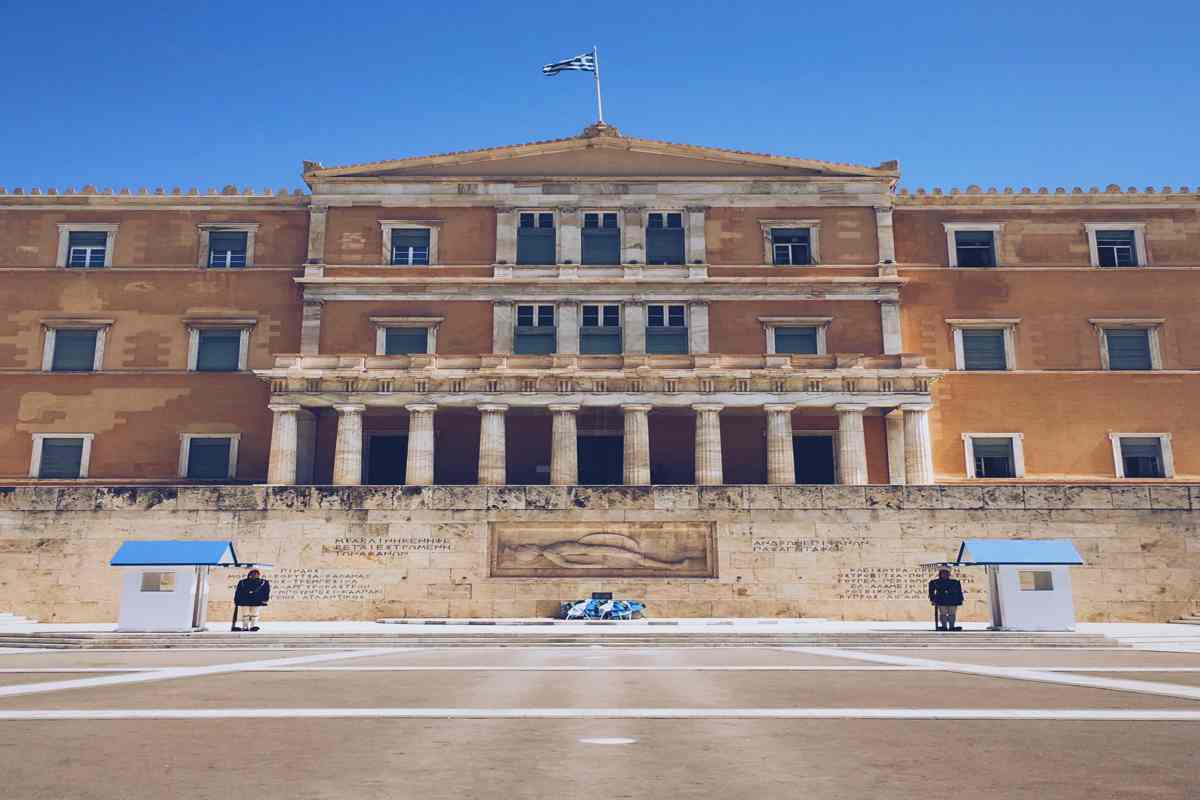 Ερώτηση 50 βουλευτών ΣΥΡΙΖΑ προς τον υπουργό Εργασίας και Κοινωνικών υποθέσεων και θέμα τις «Μεγάλες καθυστερήσεις στην διεκπεραίωση εκκρεμών συντάξεων του e-ΕΦΚΑ»