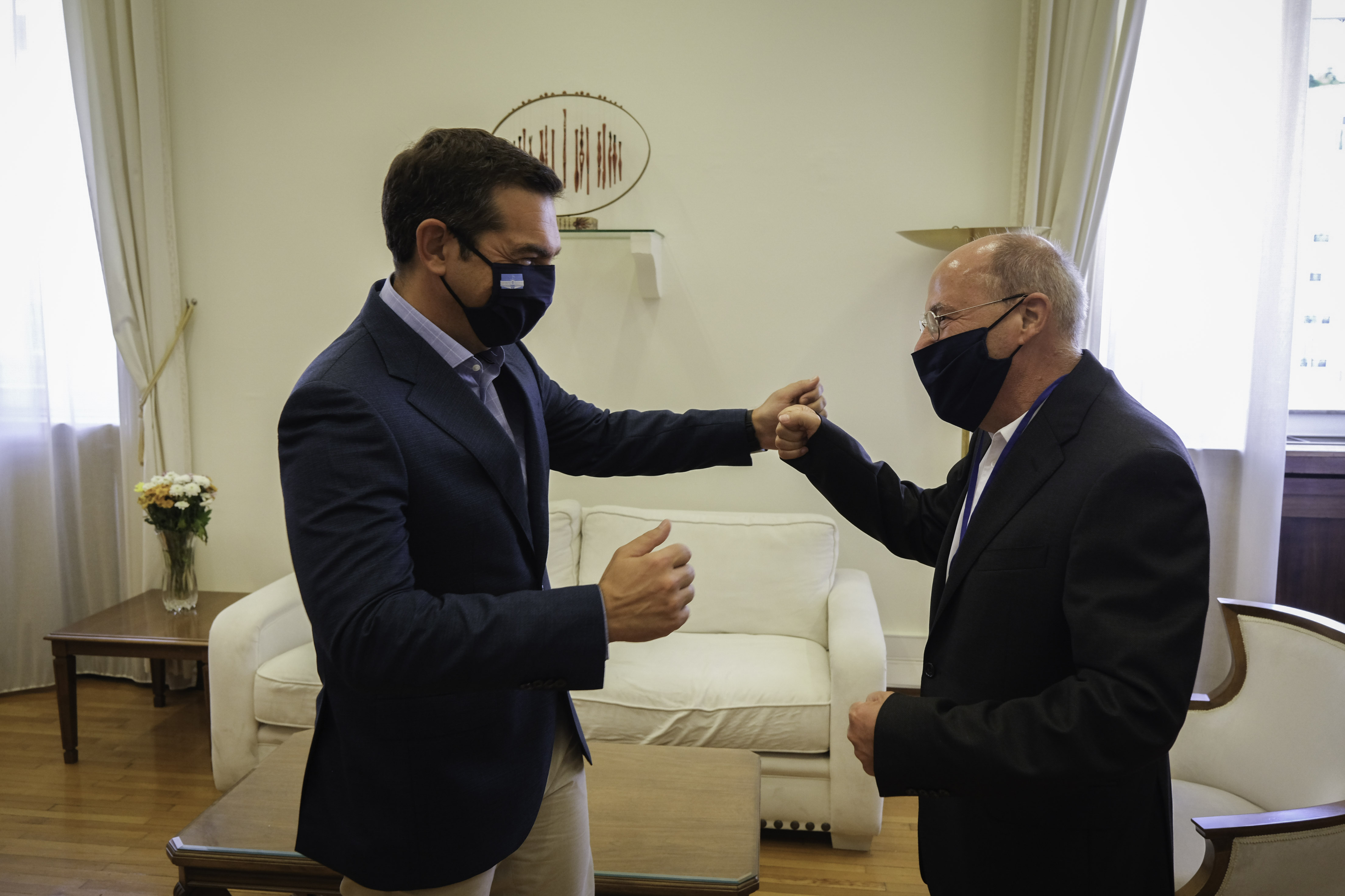 Συνάντηση του προέδρου του ΣΥΡΙΖΑ – Προοδευτική Συμμαχία Αλ. Τσίπρα με τον Gr. Gysi