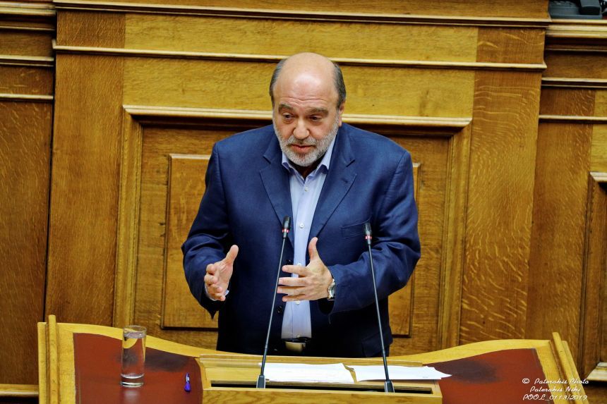 Ο Τρ. Αλεξιάδης φέρνει στη Βουλή τη στοχοποίηση κλάδου εργαζομένων από τον Πρωθυπουργό