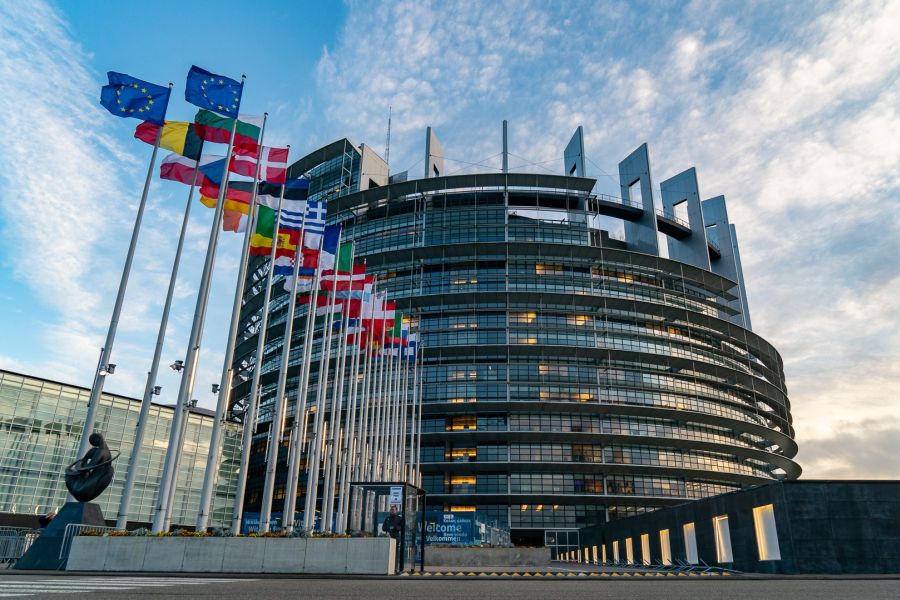 Η Πρόεδρος της Κομισιόν απάντησε στις ερωτήσεις των Ευρωβουλευτών της Ευρωομάδας της Αριστεράς σε σχέση με τις καθυστερήσεις των εμβολίων στην ΕΕ