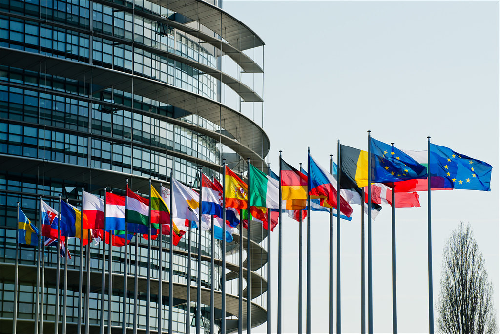 «Οι λιγοστές ενέργειες της Ευρωπαϊκής Επιτροπής στην κατεύθυνση της διαφάνειας δεν καλύπτουν κανένα ευρωπαϊκό κεκτημένο»: Απάντηση Κομισιόν σε ερώτηση 63 Ε/Β για διαφάνεια στις συμβάσεις των εμβολίων κατά του COVID-19