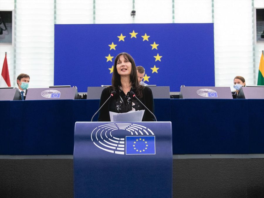 Υιοθετήθηκαν κρίσιμες θέσεις της Έλενας Κουντουρά στο σχέδιο έκθεσης για την «Έμφυλη Βία στο Διαδίκτυο» των Επιτροπών FEMM και LIBE του Ευρωπαϊκού Κοινοβουλίου