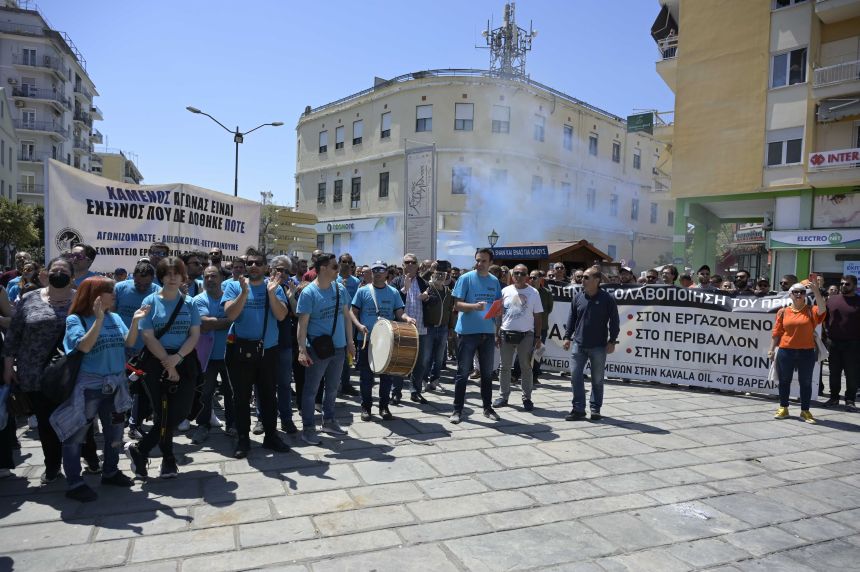 Συνάντηση του Προέδρου του ΣΥΡΙΖΑ-Προοδευτική Συμμαχία με εργαζόμενους και απολυμένους στην Πλατεία Καπνεργάτη