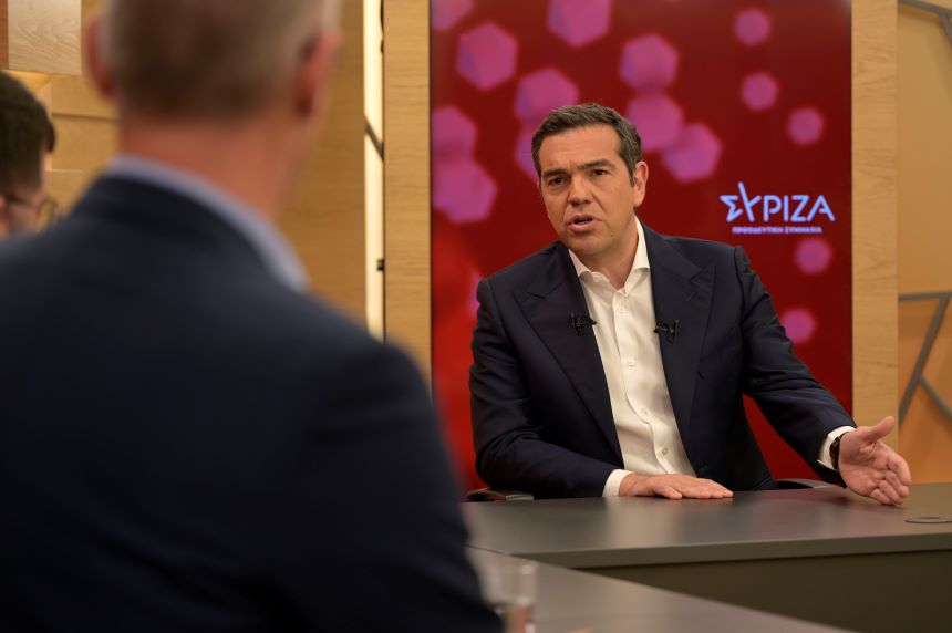Διακαναλική συνέντευξη Αλέξη Τσίπρα, προέδρου του ΣΥΡΙΖΑ–Προοδευτική Συμμαχία, σε περιφερειακούς σταθμούς και στους δημοσιογράφους Αντώνη Τελόπουλο, Θανάση Μερτζάνη και Λίνα Μπάστα