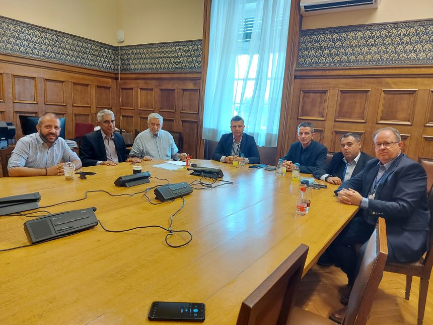  Ενημερωτική συνάντηση στη Βουλή του προεδρείου του Σωματείου Οικογενειών Ενόπλων Δυνάμεων με πρωτοβουλία του Βουλευτή Μαγνησίας του ΣΥΡΙΖΑ-ΠΣ Αλέξανδρου Μεϊκόπουλου και τη συμμετοχή των Τομεαρχών Άμυνας Θοδωρή Δρίτσα και Γιώργου Τσίπρα
