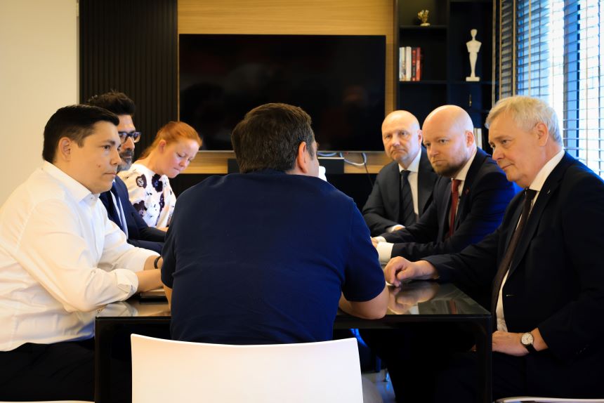 Συνάντηση του Προέδρου του ΣΥΡΙΖΑ-Προοδευτική Συμμαχία Αλέξη Τσίπρα με τον Αντιπρόεδρο της Βουλής της Φινλανδίας Antti Rinne και τον επικεφαλής της ΚΟ της Αριστερής Συμμαχίας Jussi Saramo