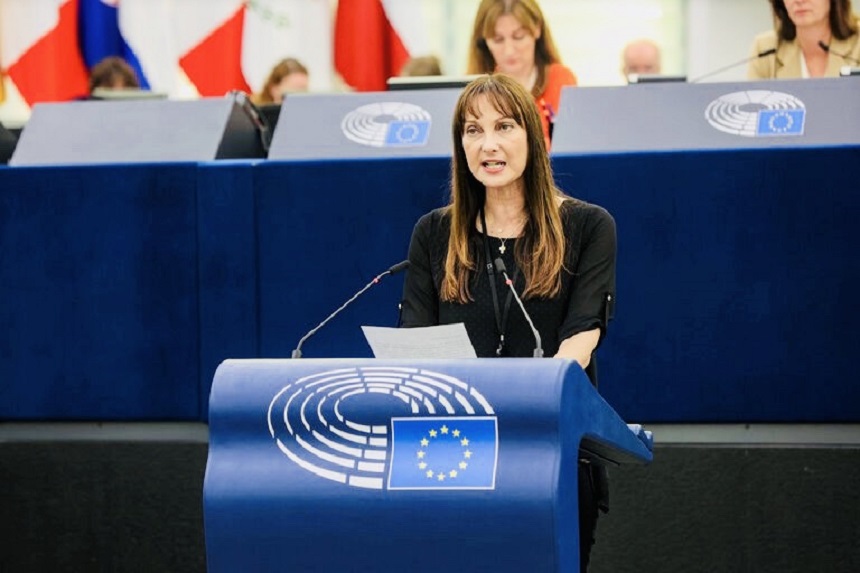 Η ομιλία της Έλενας Κουντουρά στην Ολομέλεια του ΕΚ για τα δύο ψηφίσματα κατά της απαγόρευσης αμβλώσεων που συνυπέγραψε εκ μέρους της LEFT