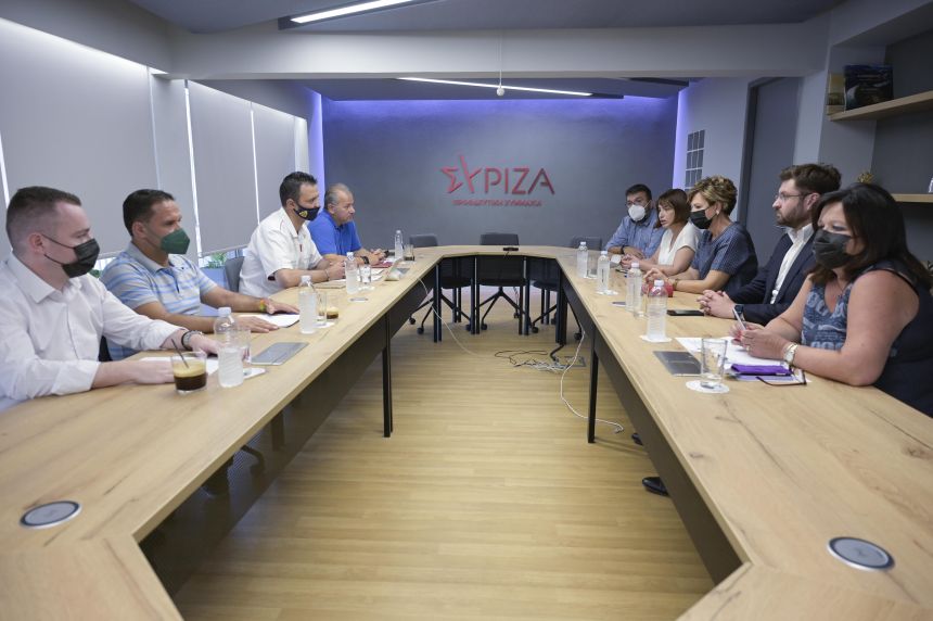 Συνάντηση του ΣΥΡΙΖΑ-Προοδευτική Συμμαχία με την Πανελλήνια Ομοσπονδία Πενταετούς Υποχρέωσης και Συμβασιούχων Πυροσβεστών