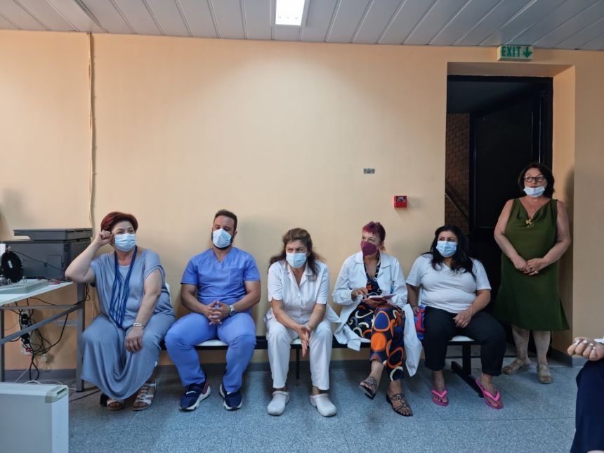 Γενναία κίνητρα για την προσέλκυση γιατρών στα νησιά - Κανείς μόνος του στην ασθένεια