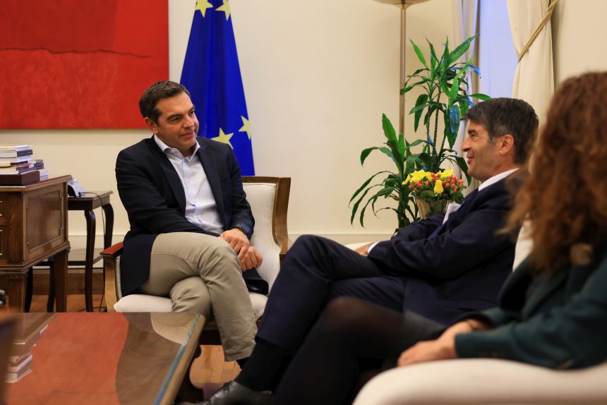 Συνάντηση του Αλέξη Τσίπρα με τον Πρέσβη της Γαλλίας στην Ελλάδα, κ. Patrick Maisonnave
