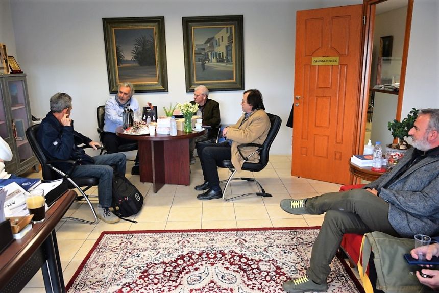 Συνάντηση του Μανόλη Θραψανιώτη και κλιμακίου του ΣΥΡΙΖΑ-ΠΣ με τον Δήμαρχο Σητείας με την ευκαιρία της επίσκεψης στο νοσοκομείο Σητείας