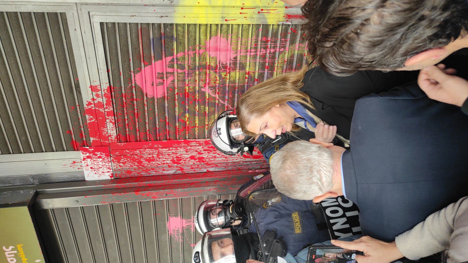 Μ. Ξενογιαννακοπούλου:  Καταγγέλλουμε την κυβέρνηση για τη βία, τους προπηλακισμούς και τα χημικά που έριξαν τα ΜΑΤ στην είσοδο του Υπουργείου Εργασίας
