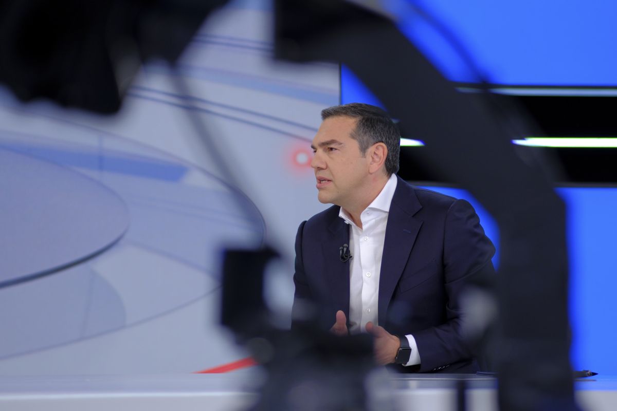 Συνέντευξη του πρόεδρου του ΣΥΡΙΖΑ Προοδευτική Συμμαχία, Αλέξη Τσίπρα στον τηλεοπτικό σταθμό του Alpha στην εκπομπή «Happy Day»
