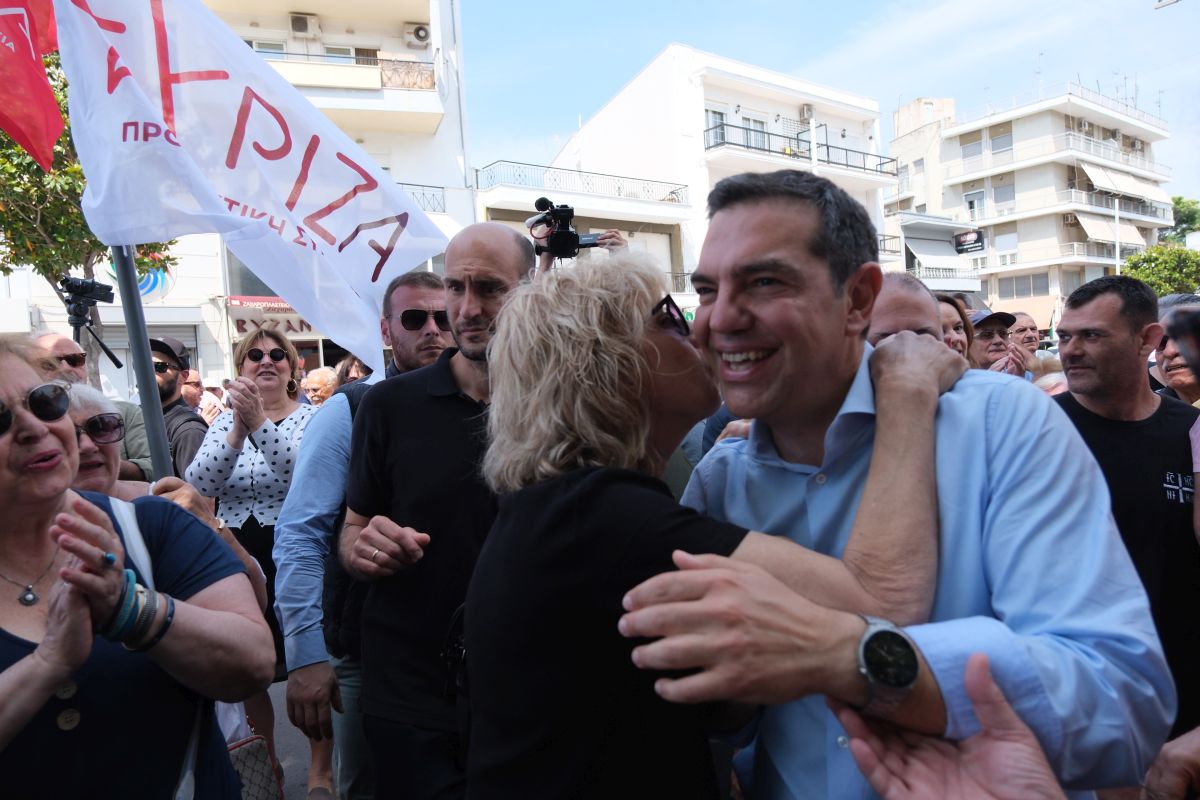 Περιοδεία του Προέδρου του ΣΥΡΙΖΑ-Προοδευτική Συμμαχία στην αγορά της Νέας Ιωνίας και απεύθυνση στους πολίτες