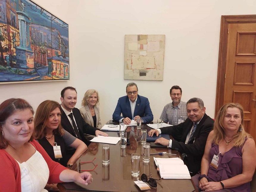Συνάντηση αντιπροσωπείας του ΣΥΡΙΖΑ-ΠΣ με την Πανελλήνια Ομοσπονδία Ενώσεων Μηχανικών Δημοσίων Υπαλλήλων Διπλωματούχων Ανωτάτων Σχολών:Αδιαφανείς διατάξεις και κομματική επιλογή προϊσταμένων και διευθυντών στο νομοσχέδιο του Υπουργείου Εσωτερικών