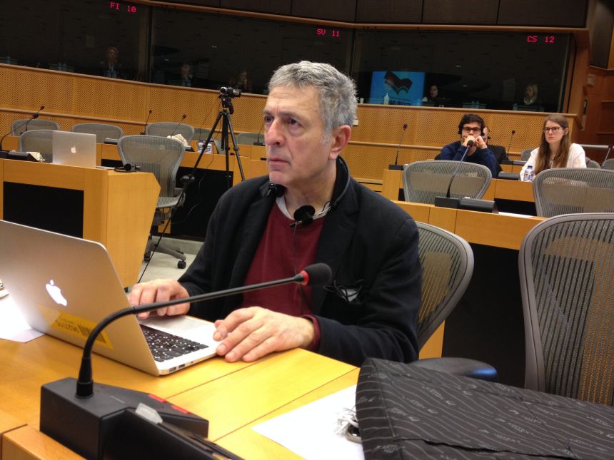 Ευρωβουλευτές καλούν την Κομισιόν να προστατεύσει τους ερευνητές δημοσιογράφους και την Ελευθερία του Τύπου