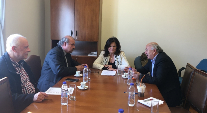 Η Χαρά Καφαντάρη στη συνάντηση με τον Πρόεδρο της Πανελλήνιας Ομοσπονδίας Πρατηριούχων Εμπόρων Καυσίμων