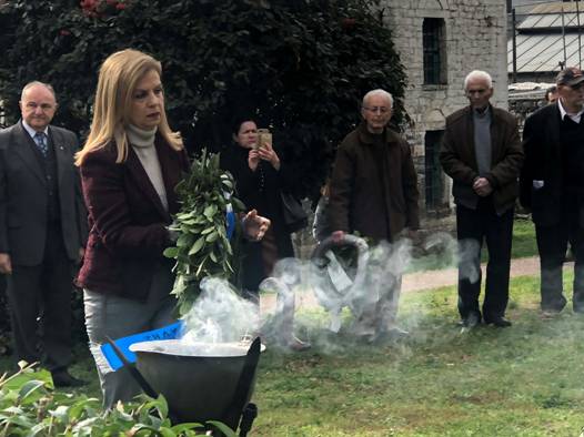 Η Μερόπη Τζούφη στην τελετή μνήμης της Εθνικής Αντίστασης στα Ιωάννινα
