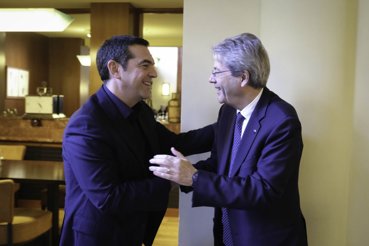 Συνάντηση του Αλέξη Τσίπρα με τον Επίτροπο Οικονομίας της Ε.Ε., Πάολο Τζεντιλόνι