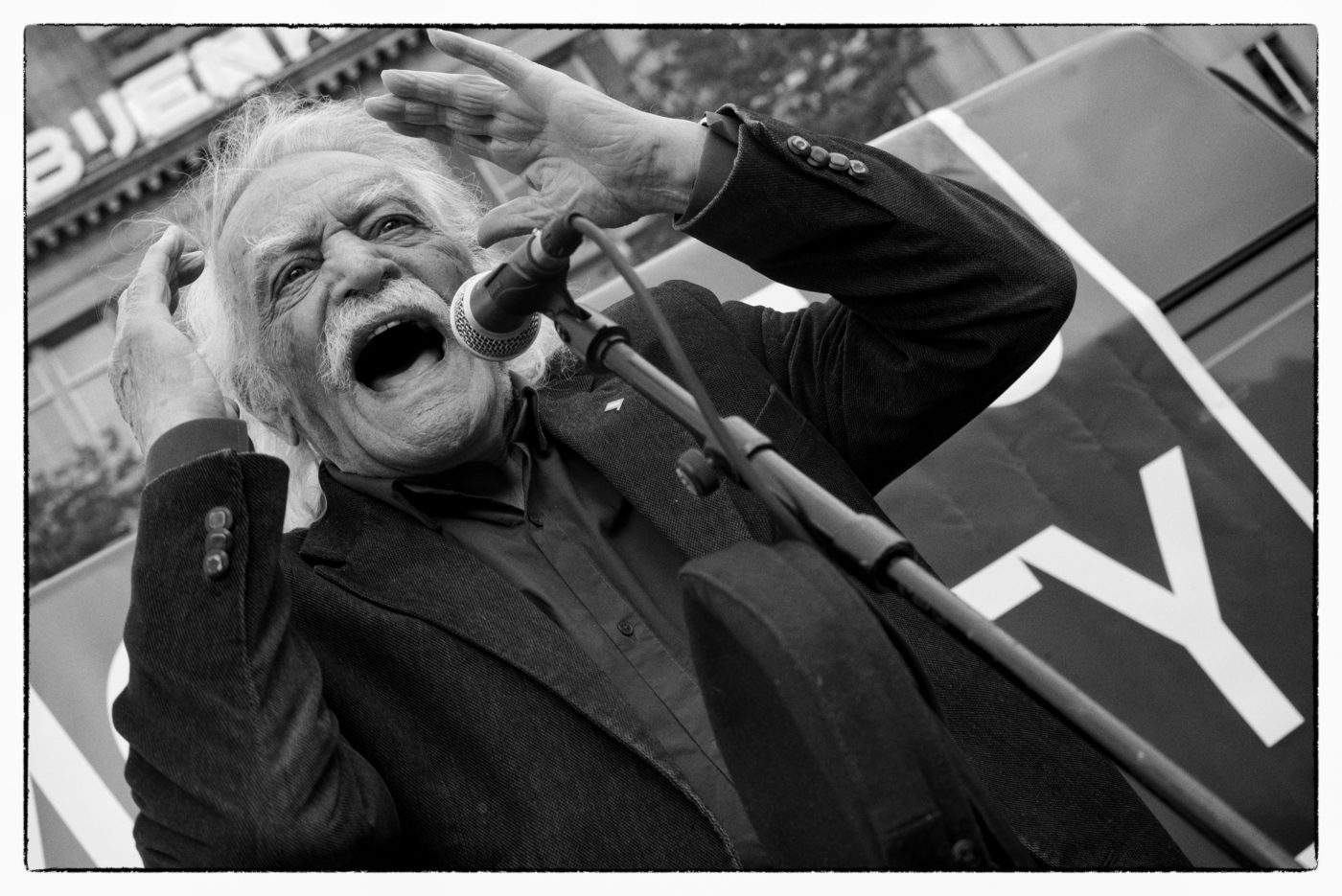 Ευρωομάδα της Αριστεράς: Χάσαμε έναν ήρωα - ο Μανώλης Γλέζος έφυγε στα 97 του χρόνια